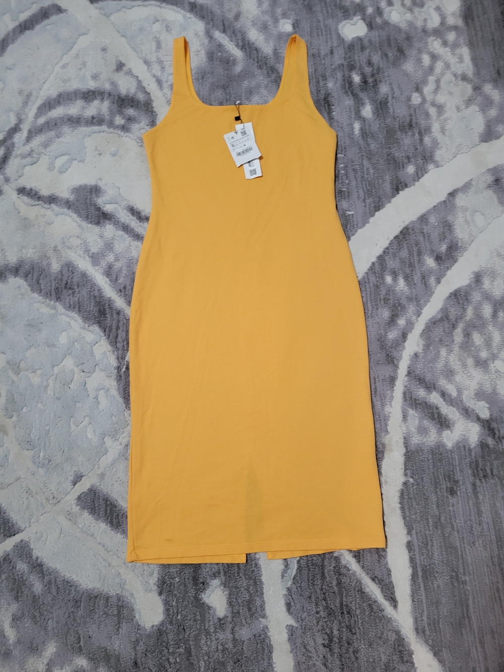 Brand New Zara Sleeveless Midi Dress in Mustard Size L